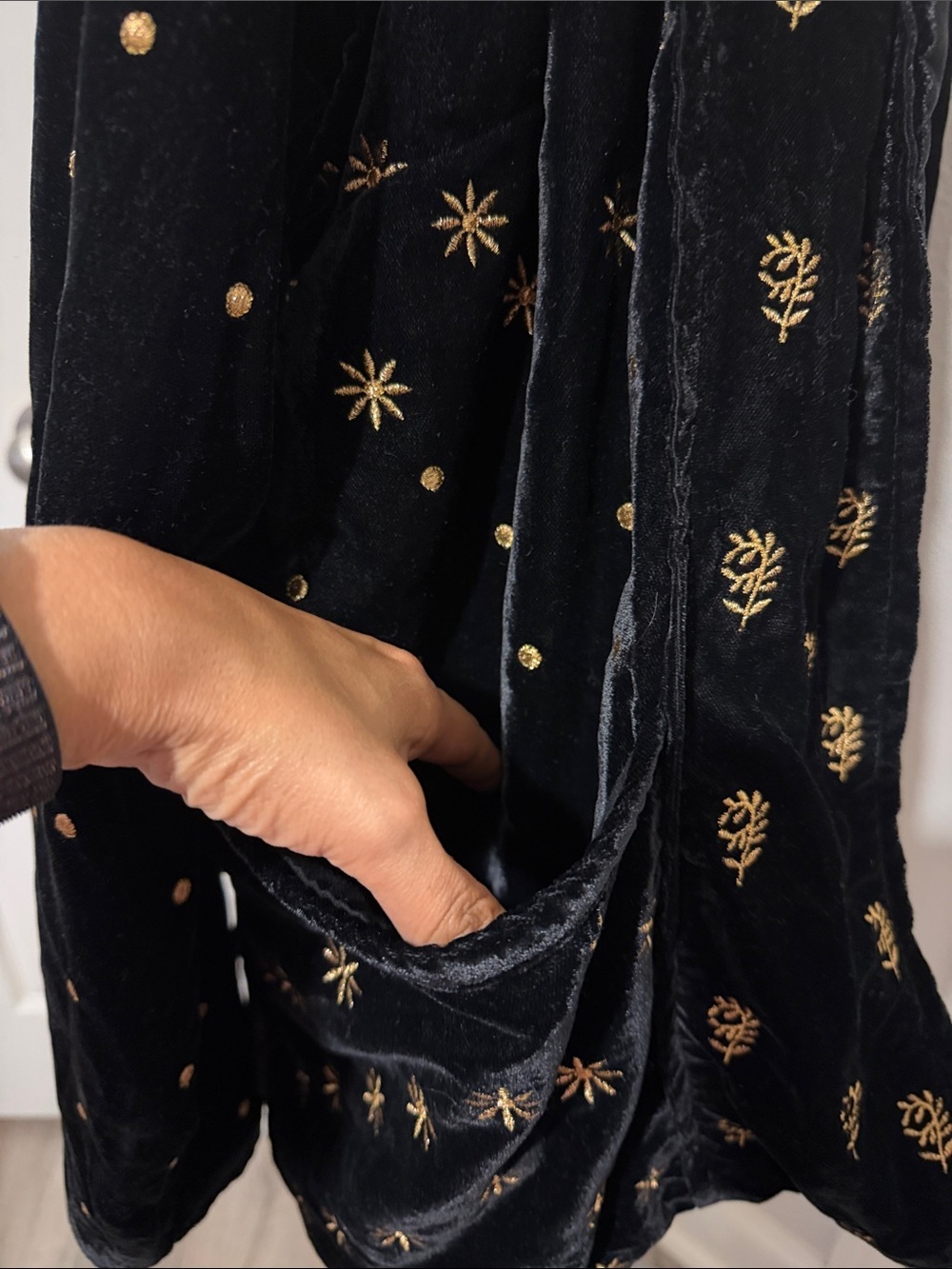 Sezane Odessa Women's Black Velvet Patch Blazer with Gold Star Embroidery - Picture 7 of 9